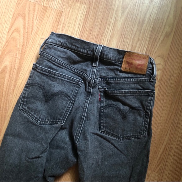 Levi’s 501 Skinny in Faded Black - Picture 6 of 6